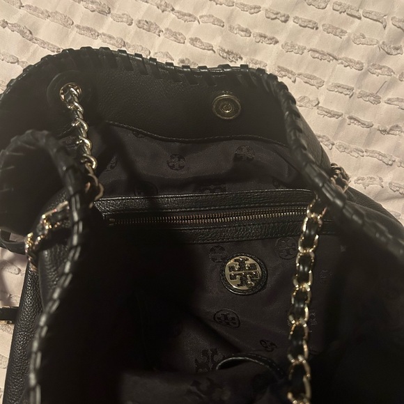 Tory Burch Black Leather Bag- adjustable strap - Picture 4 of 11